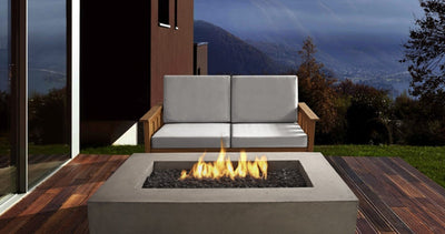 Expand Your Indoors with Outdoor Fire Pits and Fireplaces