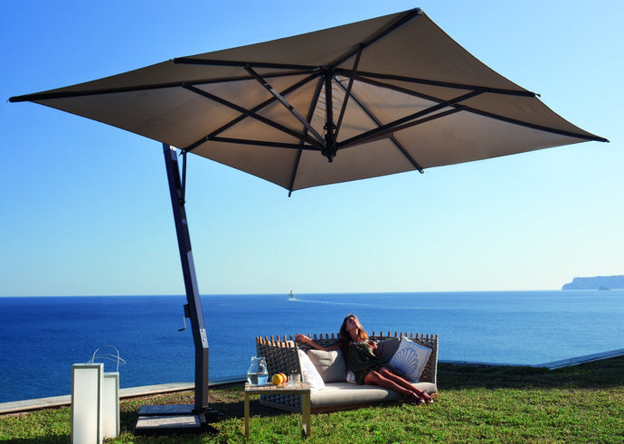 What is the difference between valance and market edge umbrellas?